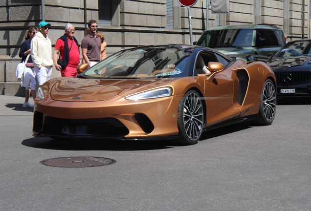 McLaren GT