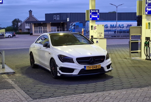 Mercedes-Benz CLA 45 AMG C117