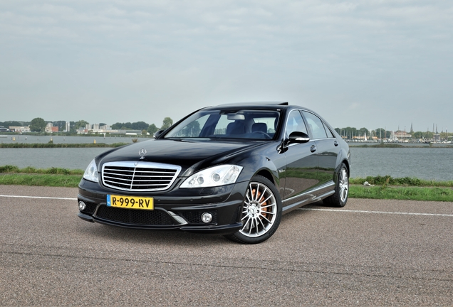 Mercedes-Benz S 63 AMG W221