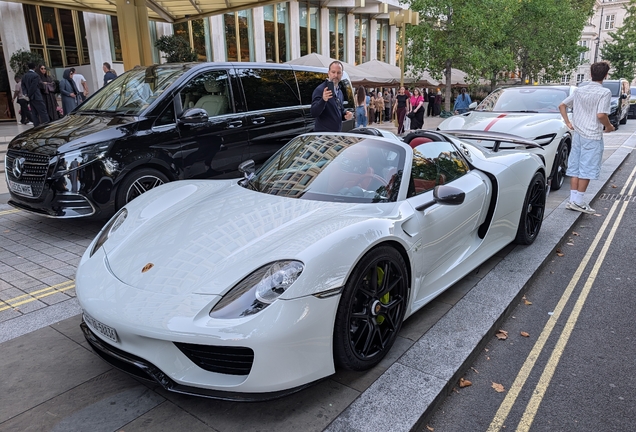 Porsche 918 Spyder Weissach Package