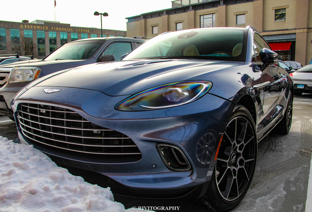 Aston Martin DBX