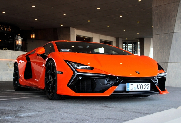 Lamborghini Revuelto