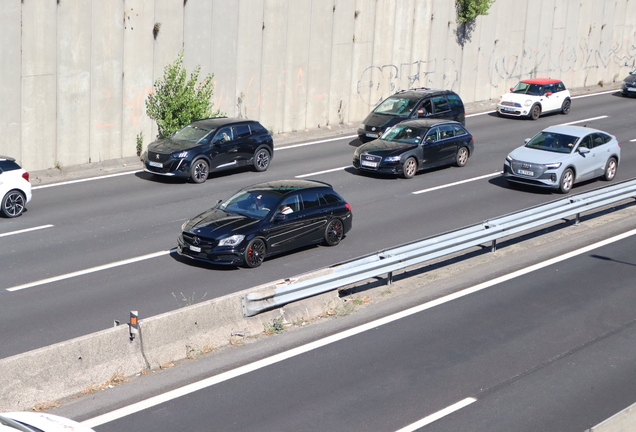 Mercedes-Benz CLA 45 AMG Shooting Brake