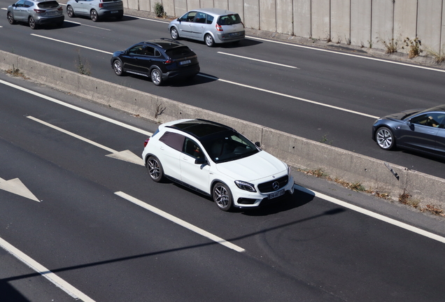 Mercedes-Benz GLA 45 AMG X156