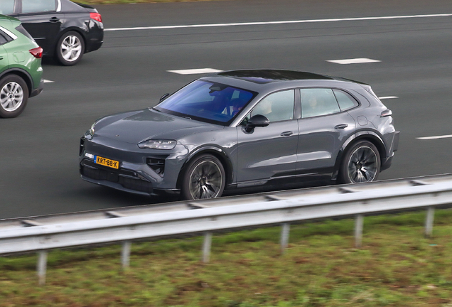 Porsche Cayenne Turbo Electric