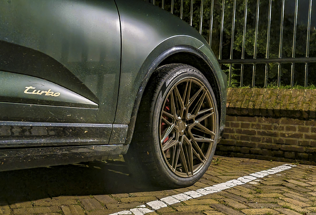 Porsche Macan EV Turbo