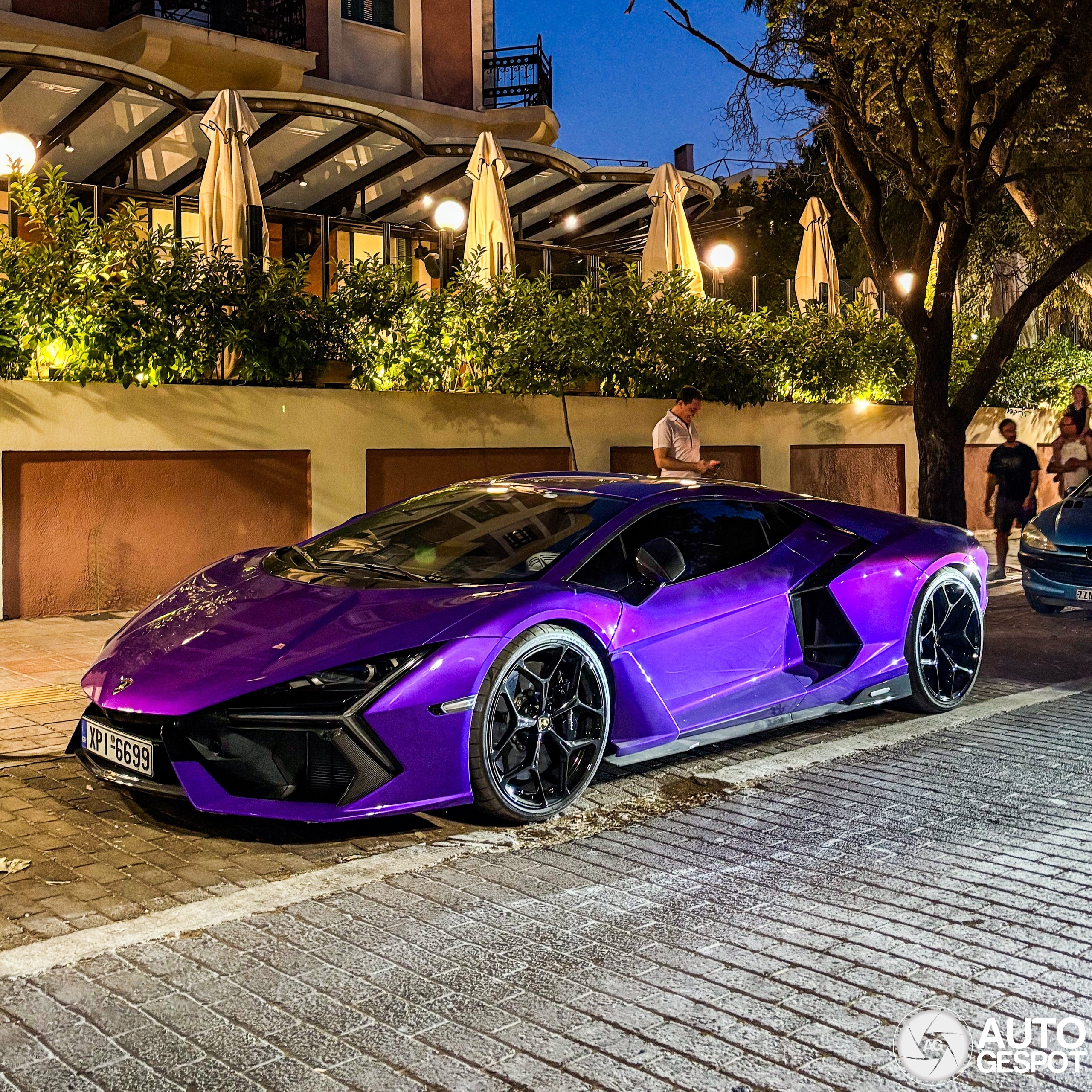 Lamborghini Revuelto