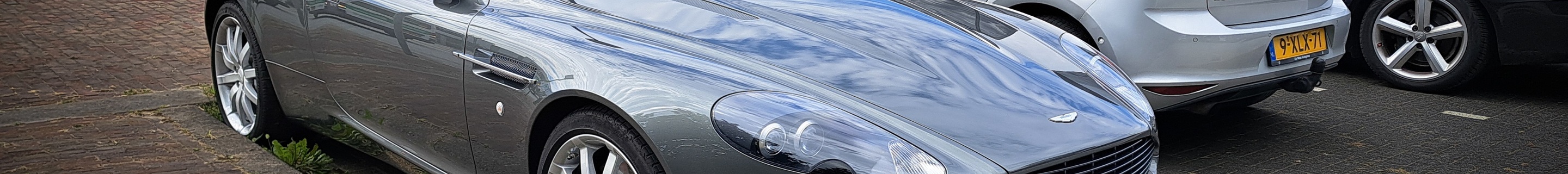Aston Martin DB9