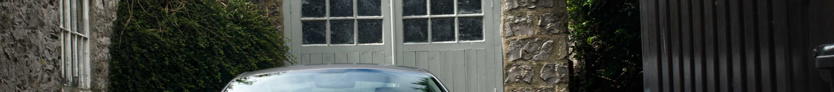 Aston Martin DB9