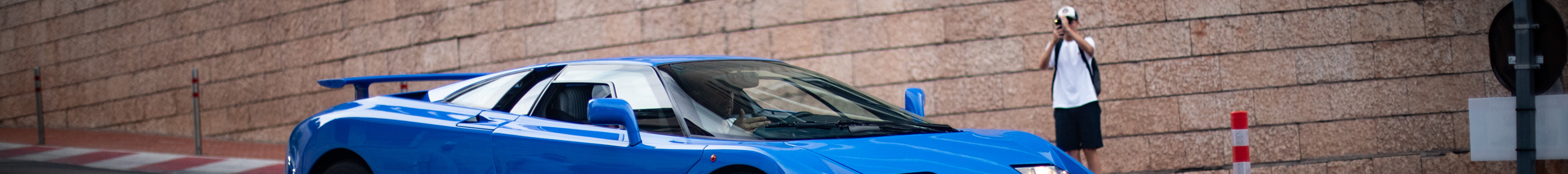 Bugatti EB110 GT