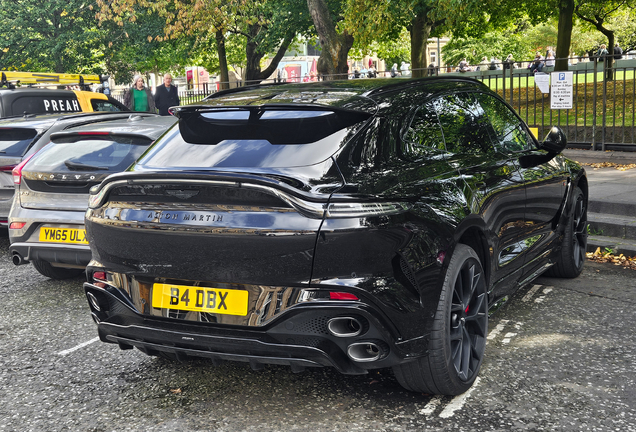 Aston Martin DBX S