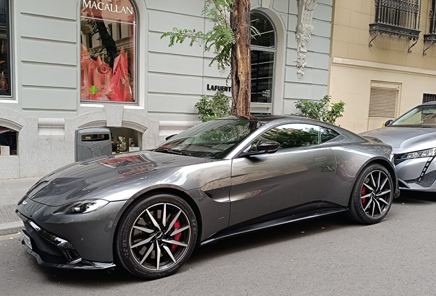 Aston Martin V8 Vantage 2018