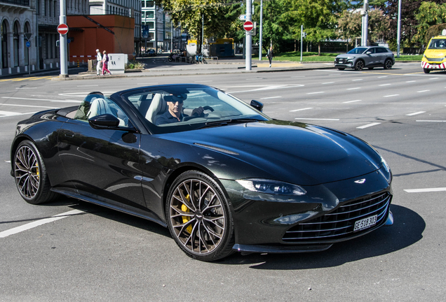 Aston Martin V8 Vantage Roadster 2025