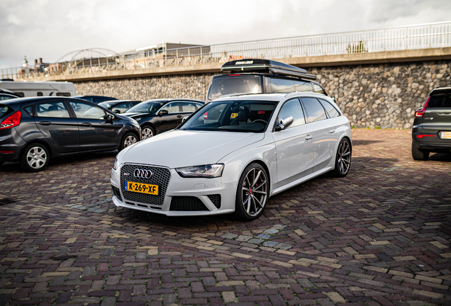 Audi RS4 Avant B8