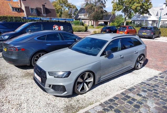 Audi RS4 Avant B9