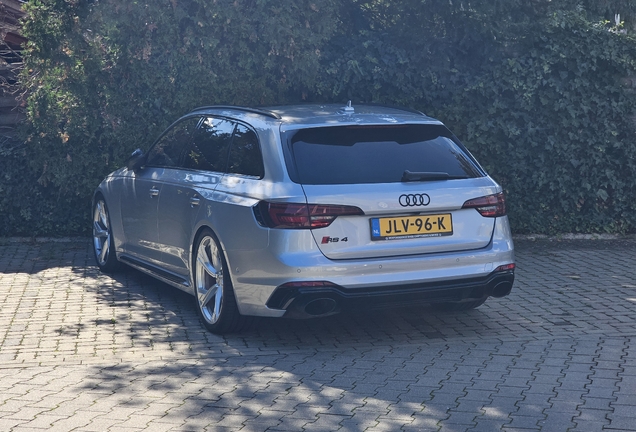 Audi RS4 Avant B9