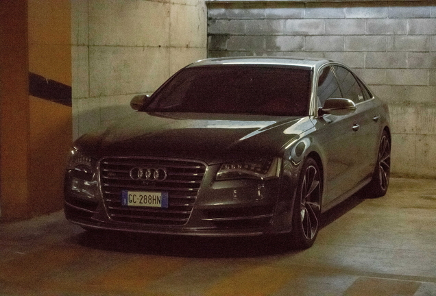 Audi S8 D4