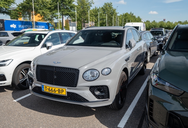 Bentley Bentayga Hybrid 2021