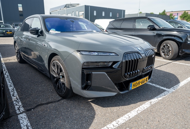 BMW M760e xDrive