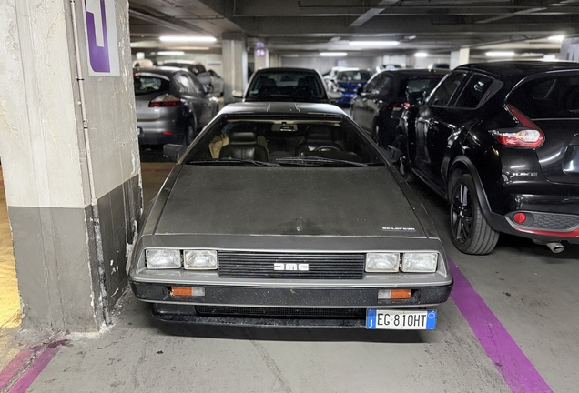DeLorean DMC-12