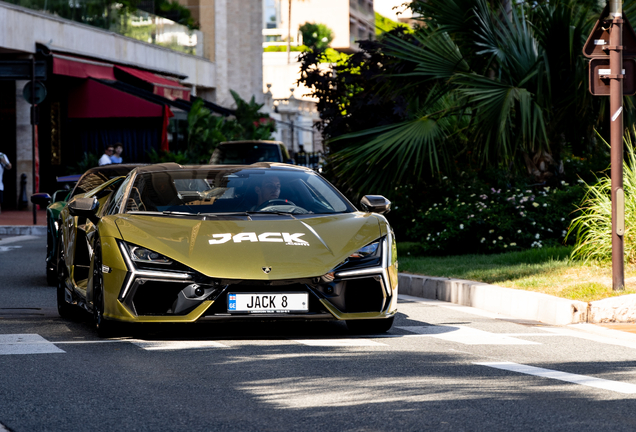 Lamborghini Revuelto