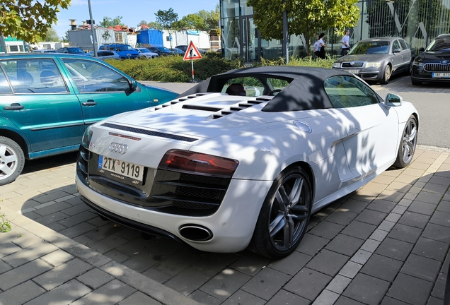 Audi R8 V8 Spyder 2013