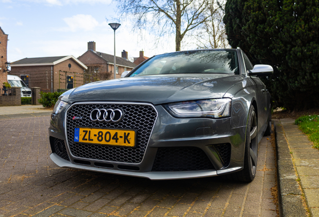 Audi RS4 Avant B8