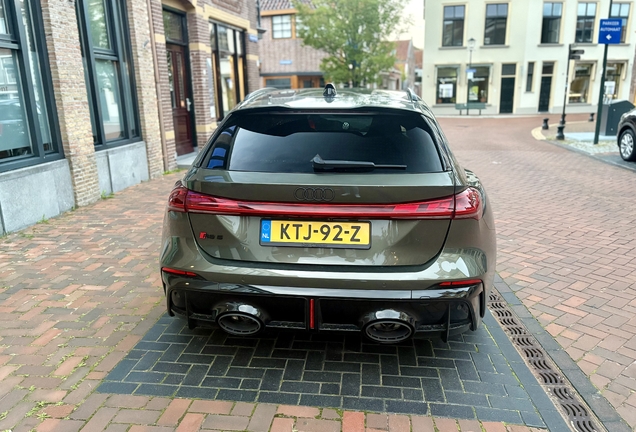 Audi RS5 Avant B10