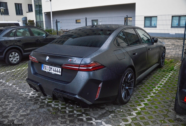 BMW M5 G90