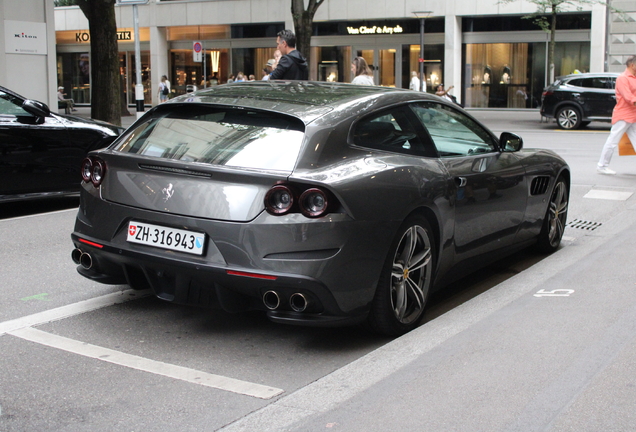 Ferrari GTC4Lusso