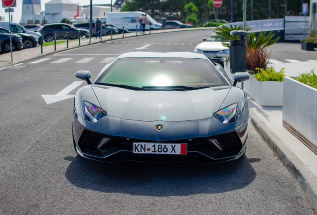 Lamborghini Aventador S LP740-4