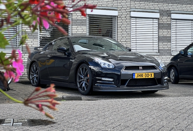 Nissan GT-R 2015