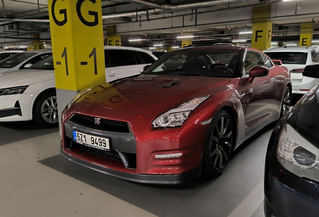 Nissan GT-R 2015
