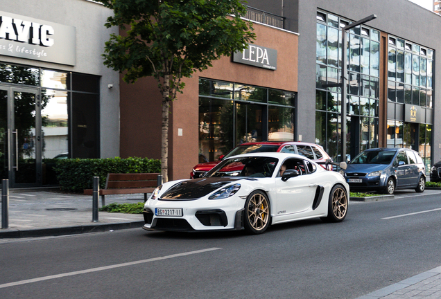 Porsche 718 Cayman GT4 RS Weissach Package