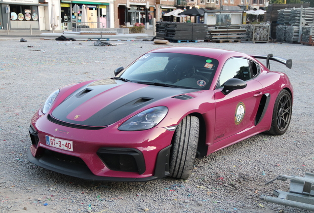 Porsche 718 Cayman GT4 RS Weissach Package