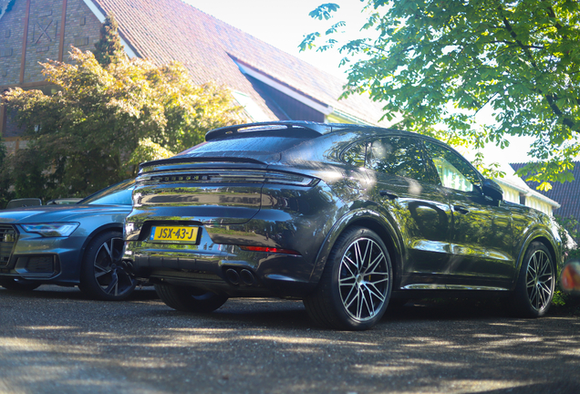 Porsche Cayenne Coupé Turbo E-Hybrid