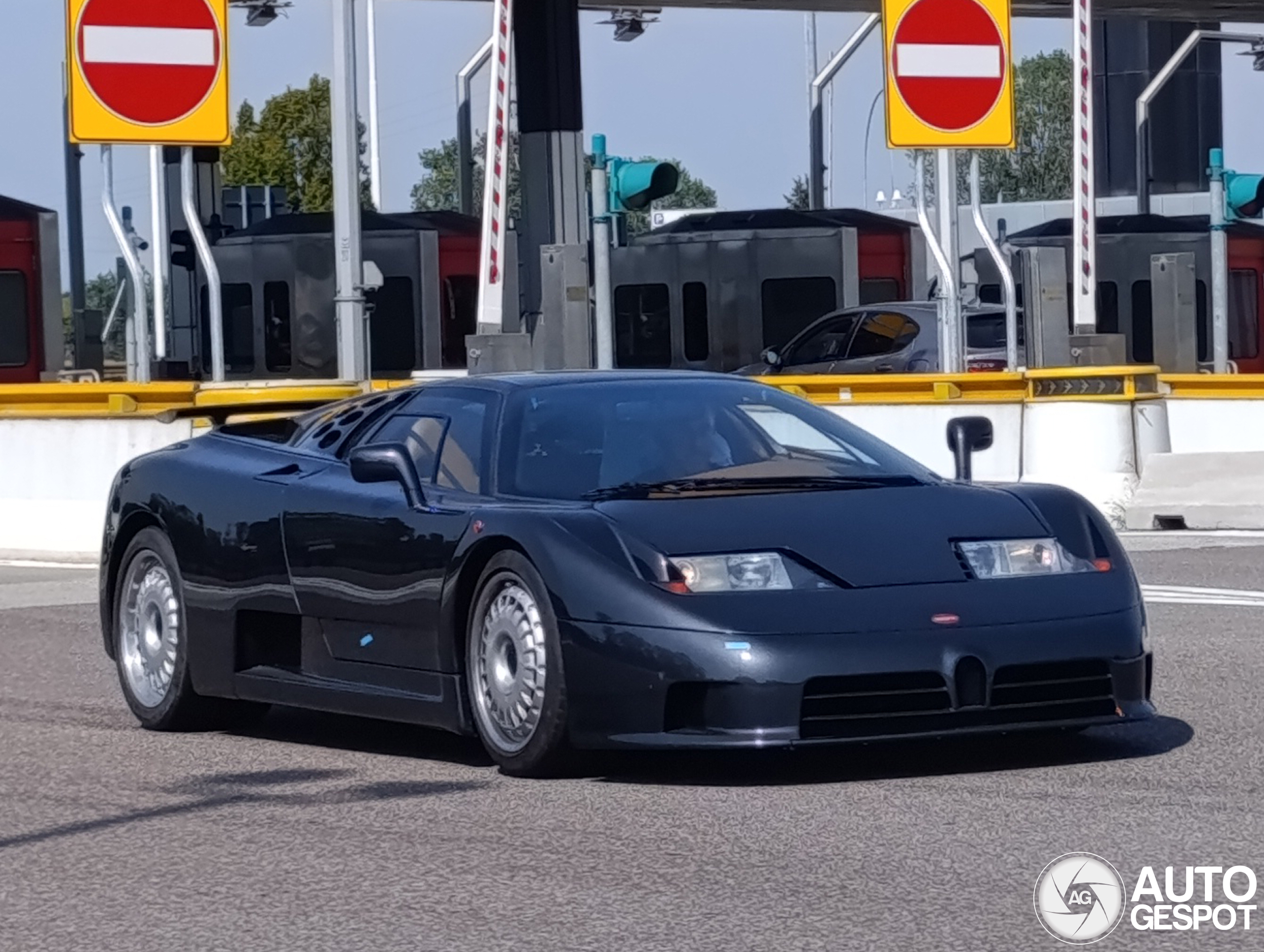 Bugatti EB110 SS
