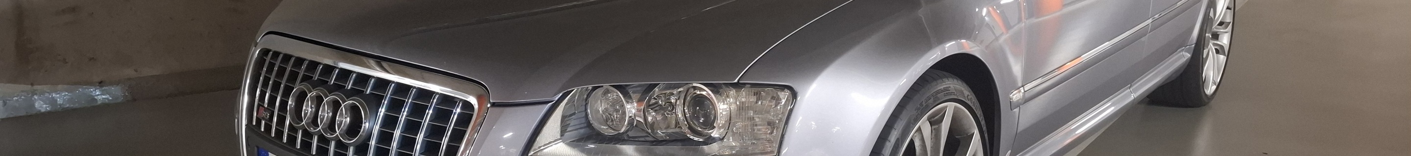 Audi S8 D3