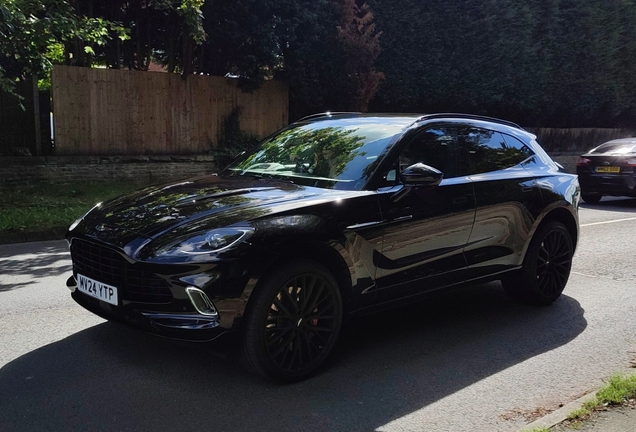 Aston Martin DBX