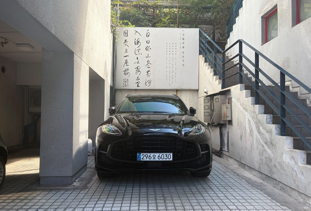 Aston Martin DBX707