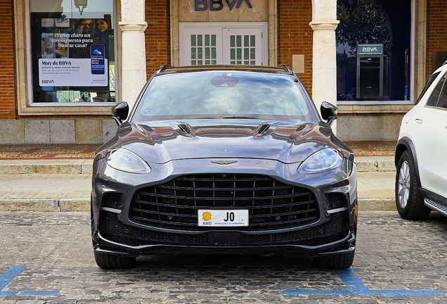 Aston Martin DBX707