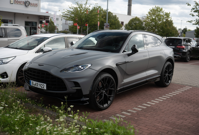 Aston Martin DBX707