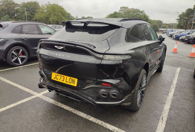 Aston Martin DBX707