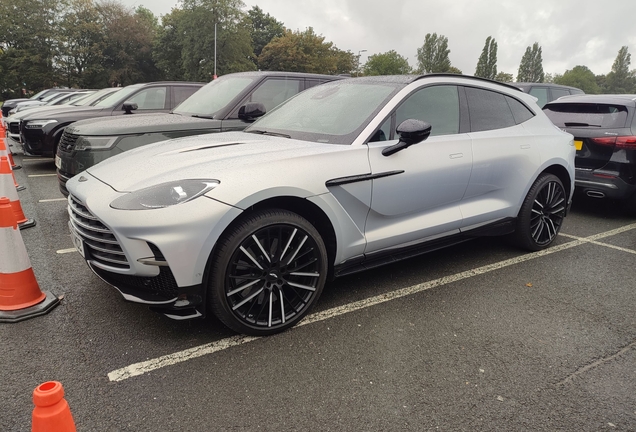 Aston Martin DBX707