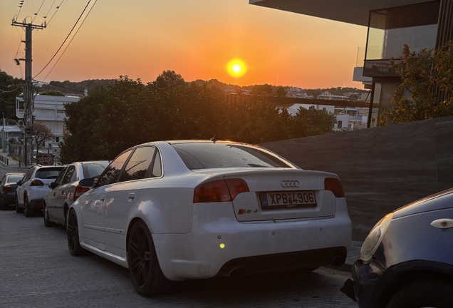 Audi RS4 Sedan