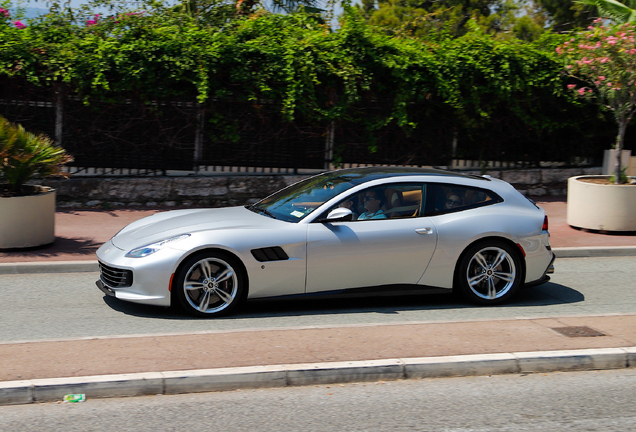 Ferrari GTC4Lusso