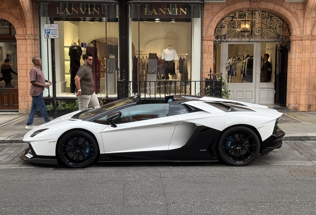 Lamborghini Aventador LP700-4 Roadster DMC Spezial Version