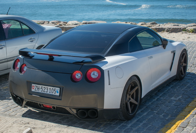 Nissan GT-R