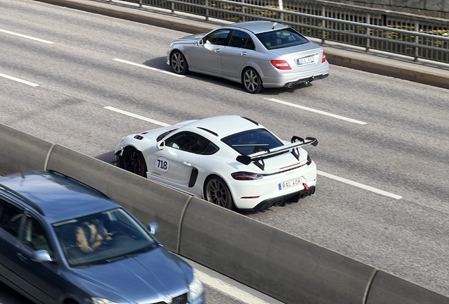 Porsche 718 Cayman GT4 RS
