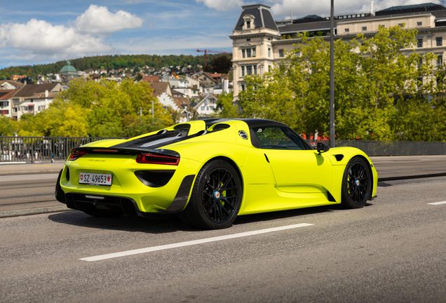 Porsche 918 Spyder Weissach Package